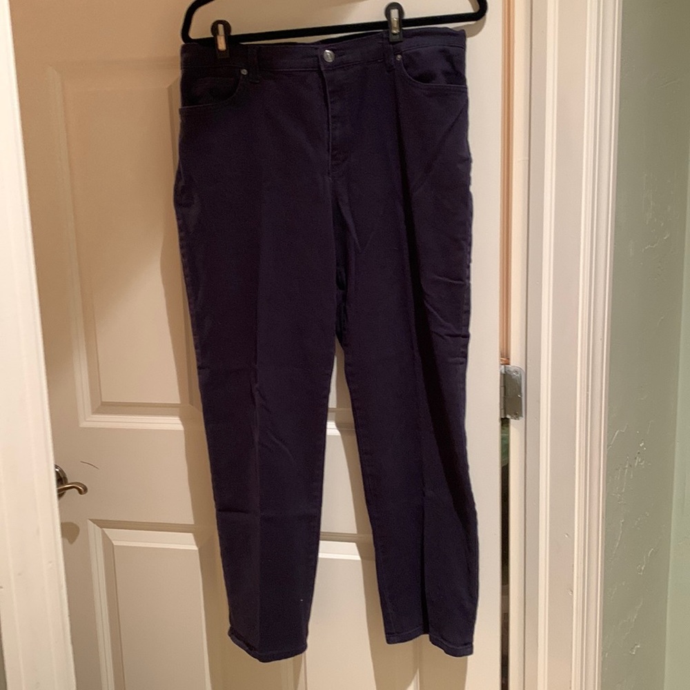 Gloria Vanderbilt Amanda black jeans missy size 16 petite short 98% cotton 2% …